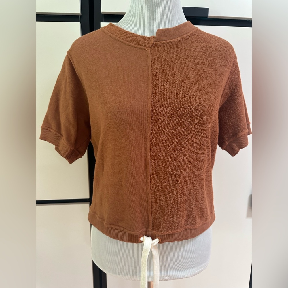 NWT Maaji short Sleeve cropped Top with Drawstring